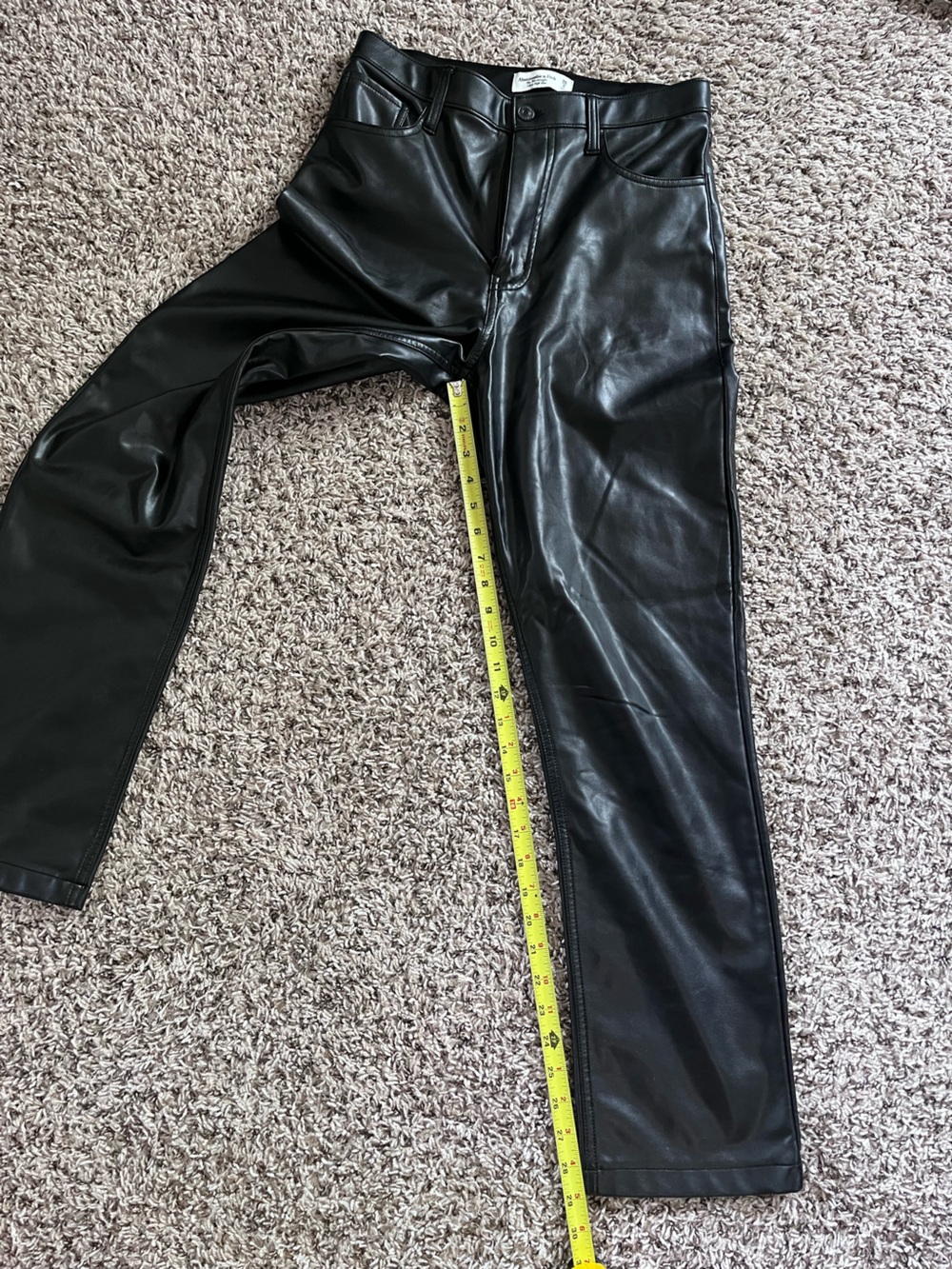 Abercrombie & Fitch The 90s Straight Ultra High Rise Vegan Leather Pants Black 6 - Picture 5 of 6